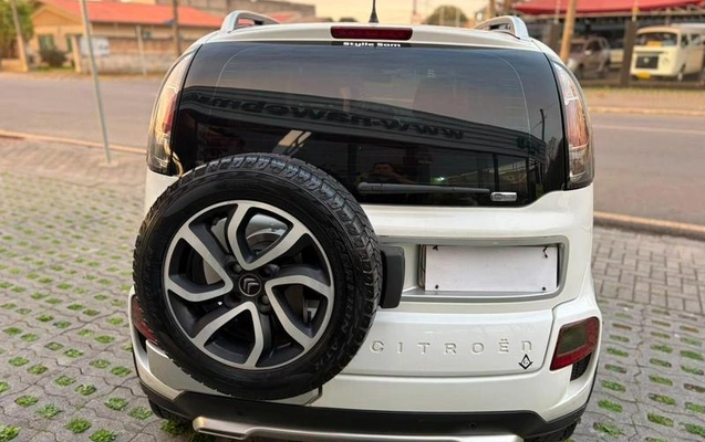imagem-https://www.socarrao.com.br/sc-vehicle-images-prod/3550472/1789593203984-8435338_1_B_ca3a9314ac.jpeg