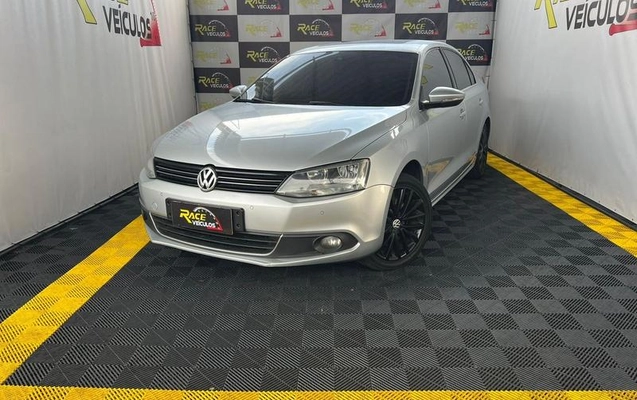 imagem-https://www.socarrao.com.br/sc-vehicle-images-prod/3550477/1789170325963-8214095_5_B_36f12b10fc.jpeg