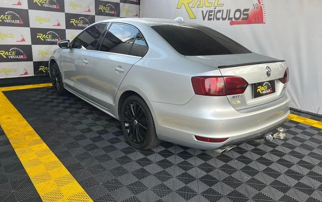 imagem-https://www.socarrao.com.br/sc-vehicle-images-prod/3550477/1789170325975-8214095_7_B_cfd67b0b43.jpeg