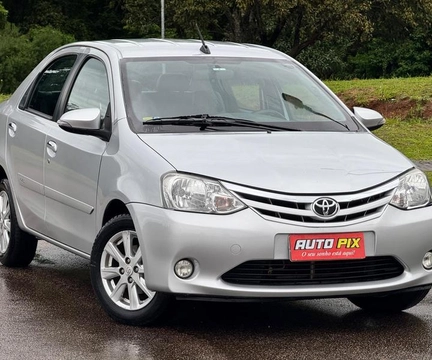 Toyota Etios 2017 Prata — foto 1 de 3