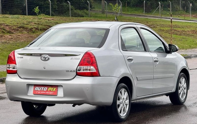 imagem-https://www.socarrao.com.br/sc-vehicle-images-prod/3550985/1789157776869-8433628_5_B_eb7d00f600.jpeg