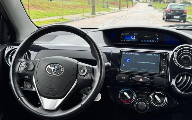 imagem-https://www.socarrao.com.br/sc-vehicle-images-prod/3550985/1789157776880-8433628_11_B_3c4ef6a194.jpeg