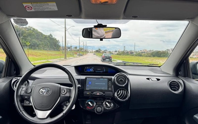 imagem-https://www.socarrao.com.br/sc-vehicle-images-prod/3550985/1789157776884-8433628_12_B_054111df2b.jpeg