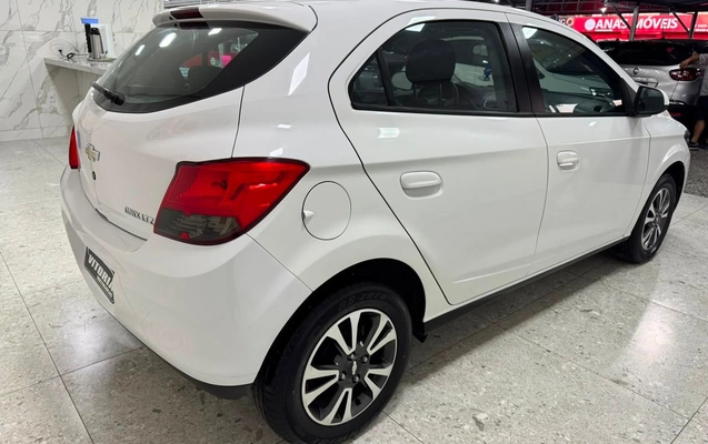 imagem-https://www.socarrao.com.br/sc-vehicle-images-prod/3550987/1788204650655-16f2d58edf324d6a93bf22a58707f0bc_1788204597252.jpg