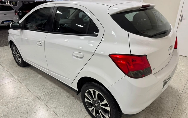 imagem-https://www.socarrao.com.br/sc-vehicle-images-prod/3550987/1788204650656-030e85520d854e47bc699764175c1ecf_1788204597260.jpg