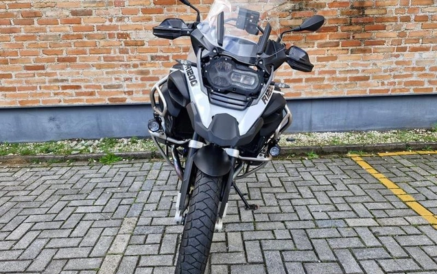 imagem-https://www.socarrao.com.br/sc-vehicle-images-prod/3551262/1789148770879-8435771_2_B_829e46f392.jpeg
