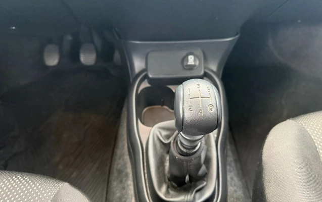 imagem-https://www.socarrao.com.br/sc-vehicle-images-prod/3551300/1788529925992-OV5D1gdTfkW0NGbB4sFjlrK0wKWlw0Sa.jpg