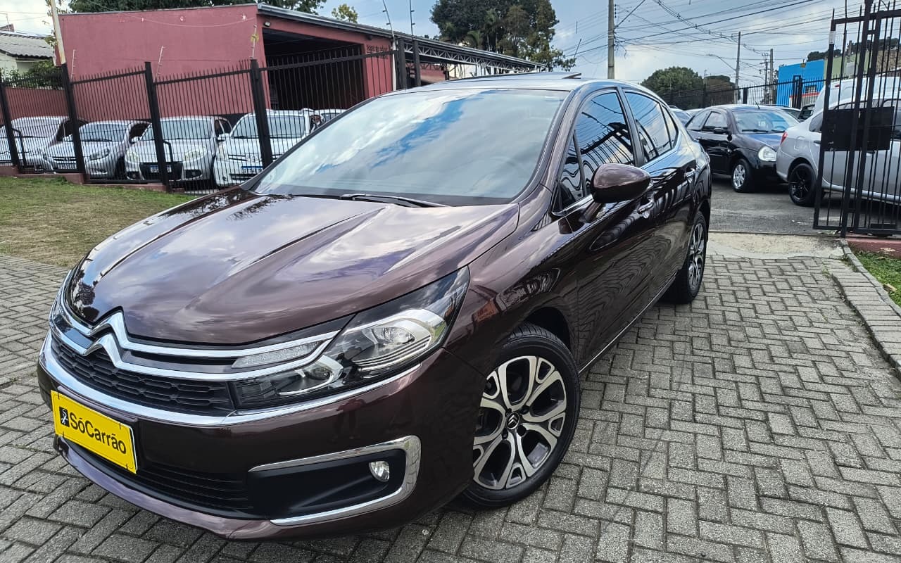 Citroën C4 Lounge 2018 Vermelho — foto 1 de 3