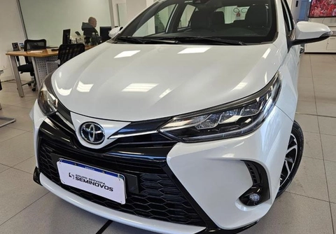 Toyota Yaris 2025 Branco — foto 1 de 3