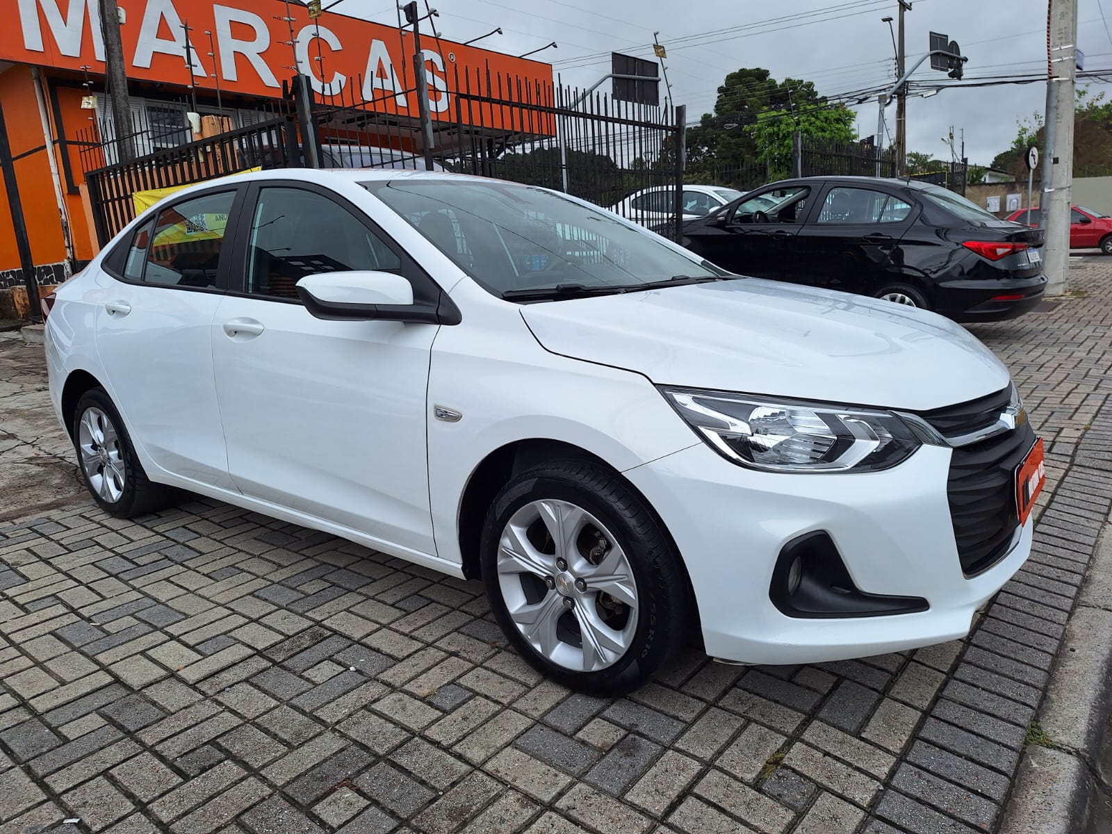Chevrolet Onix 2023 Branco — foto 1 de 3