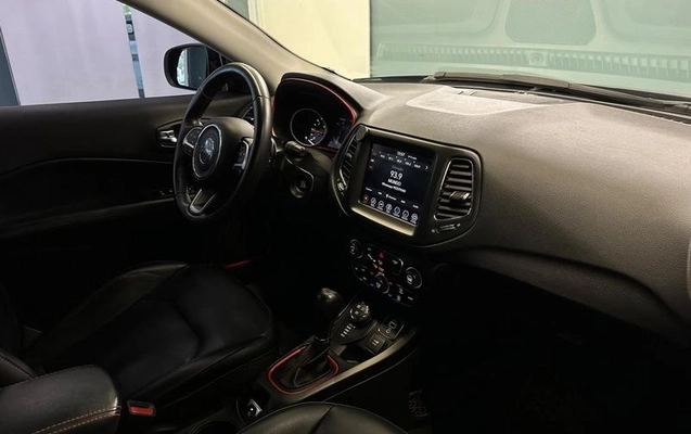 imagem-https://www.socarrao.com.br/sc-vehicle-images-prod/3551928/1789662699300-8433299_13_B_9a5e1c7138.jpeg