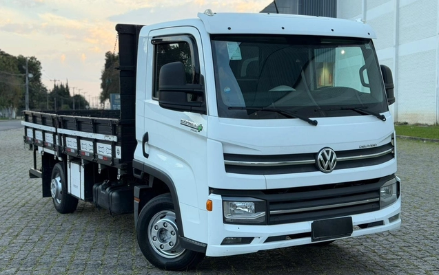 imagem-https://www.socarrao.com.br/sc-vehicle-images-prod/3552258/1788208335350-V2hhdHNBcHAgSW1hZ2UgMjAyNi0wOC0yOSBhdCAxMC4xNC4yNCBBTSAoMSkuanBlZw.jpeg