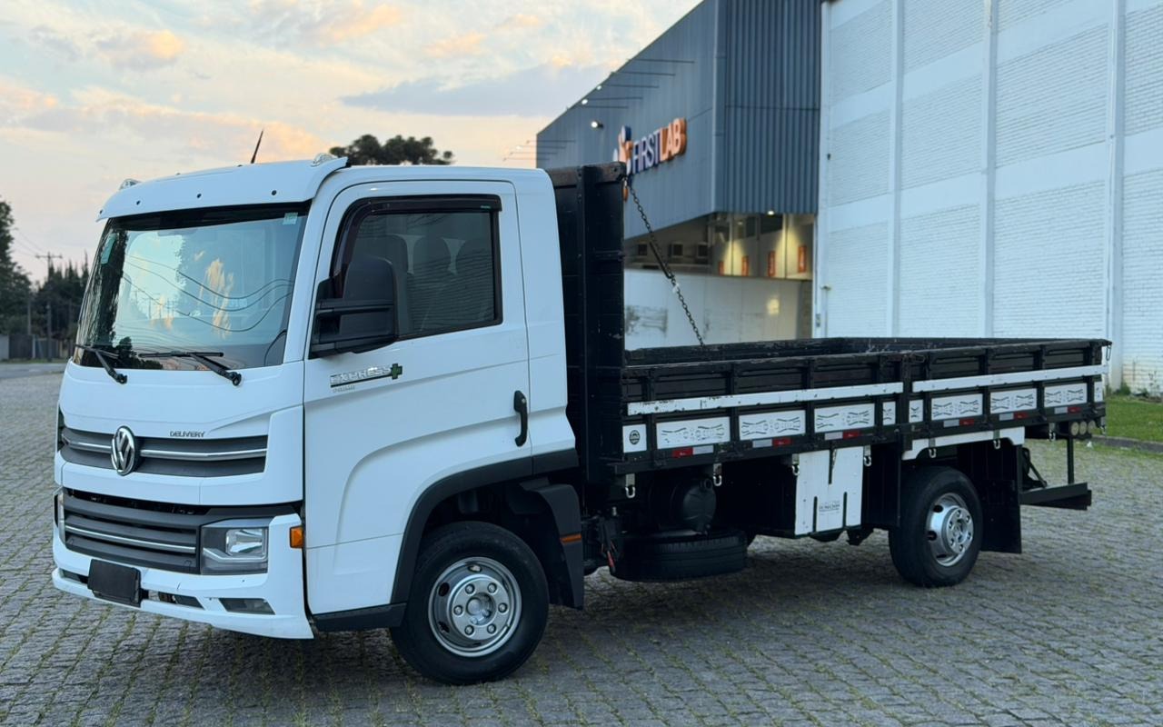 imagem-https://www.socarrao.com.br/sc-vehicle-images-prod/3552258/1788208335510-V2hhdHNBcHAgSW1hZ2UgMjAyNi0wOC0yOSBhdCAxMC4xNC4yNSBBTSAoMSkuanBlZw.jpeg