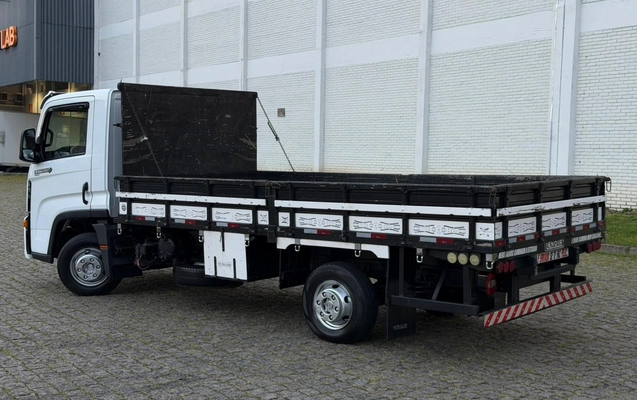 imagem-https://www.socarrao.com.br/sc-vehicle-images-prod/3552258/1788208336012-V2hhdHNBcHAgSW1hZ2UgMjAyNi0wOC0yOSBhdCAxMC4xNC4yMiBBTSAoMSkuanBlZw.jpeg