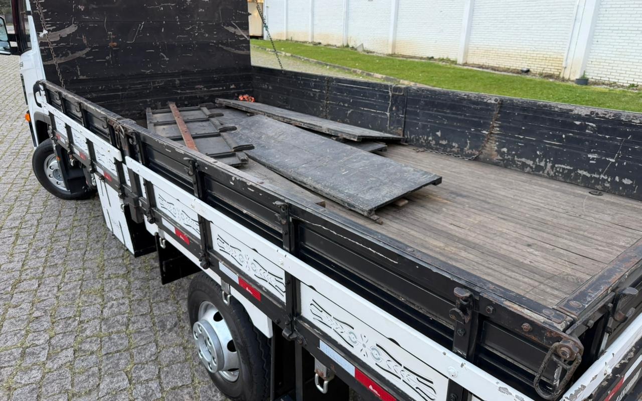 imagem-https://www.socarrao.com.br/sc-vehicle-images-prod/3552258/1788208336221-V2hhdHNBcHAgSW1hZ2UgMjAyNi0wOC0yOSBhdCAxMC4xNC4yMiBBTS5qcGVn.jpeg