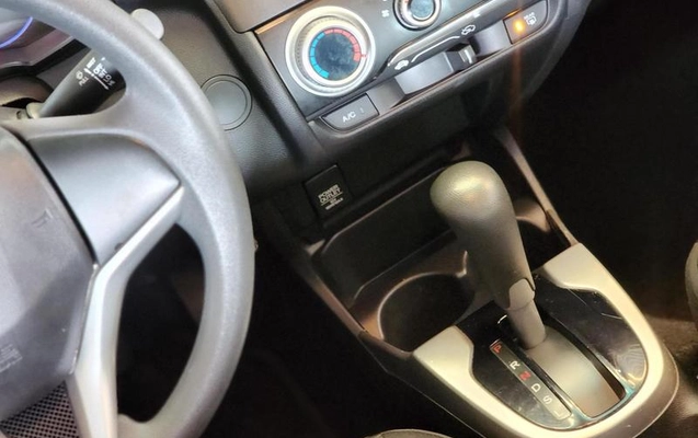 imagem-https://www.socarrao.com.br/sc-vehicle-images-prod/3552436/1789397215073-8434457_14_B_2a47fee6d4.jpeg
