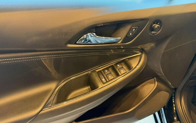 imagem-https://www.socarrao.com.br/sc-vehicle-images-prod/3552484/1788351172385-8436363_4_B_5e7877de56.jpeg