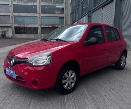Renault Clio 2016 Vermelho — foto 1 de 3