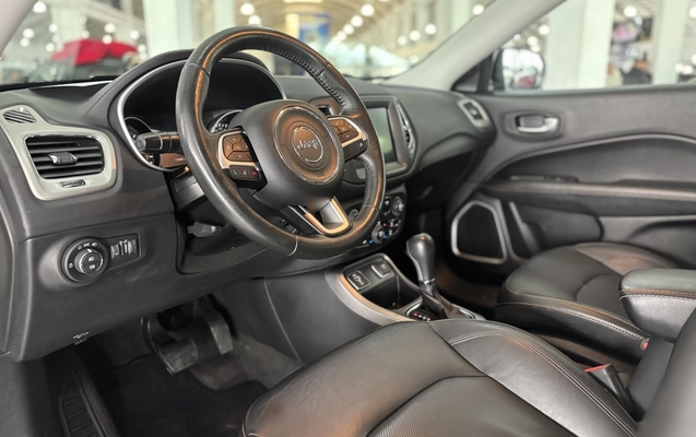 imagem-https://www.socarrao.com.br/sc-vehicle-images-prod/3553249/1788211323464-1_043651.jpg