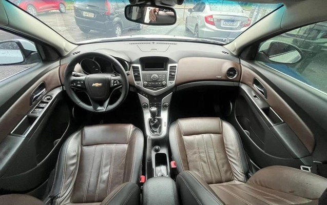 imagem-https://www.socarrao.com.br/sc-vehicle-images-prod/3553334/1790088460288-8436659_8_B_3ae2229e67.jpeg