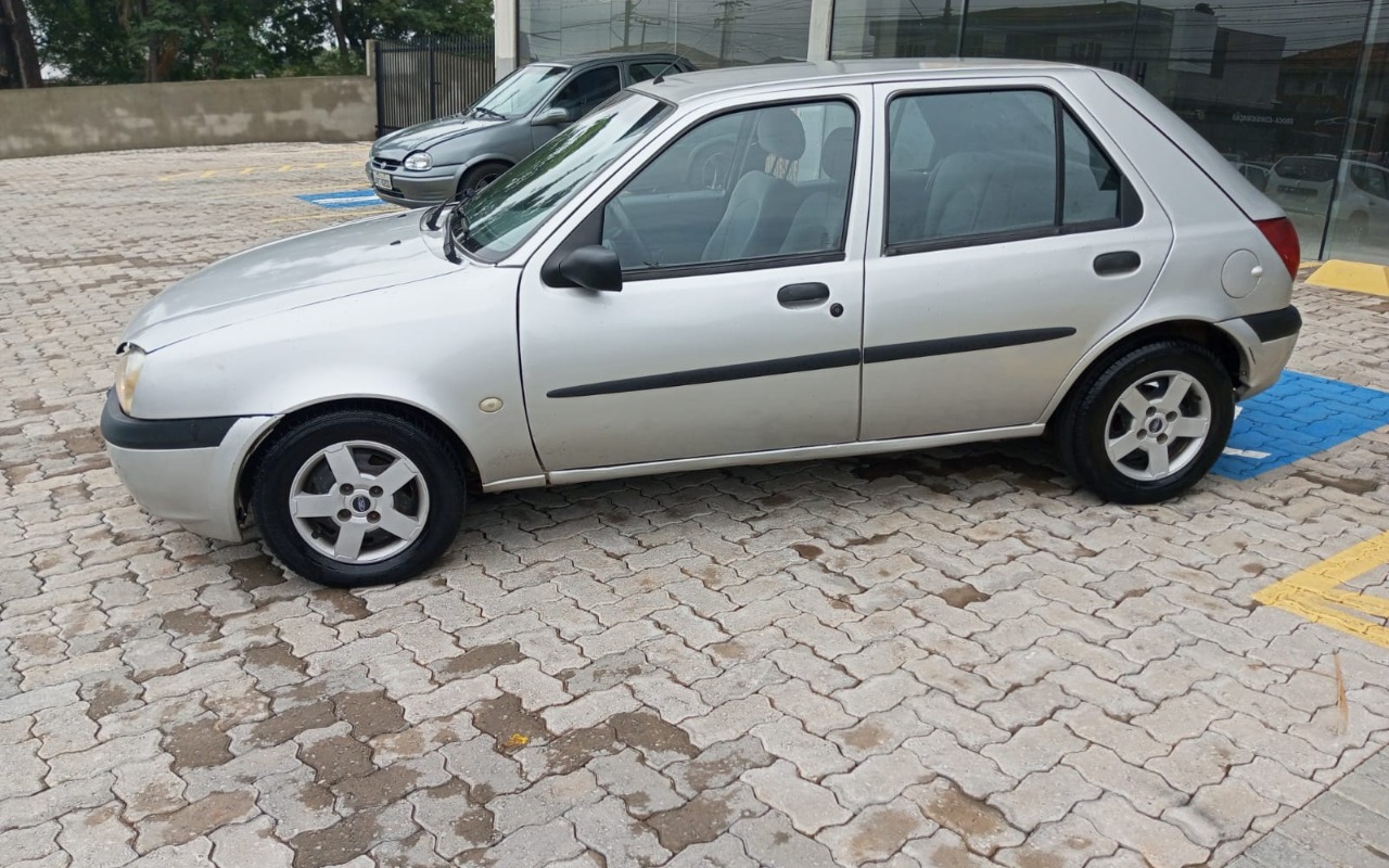 Ford Fiesta GL 1.0 5p 2000 Prata — foto 1 de 3