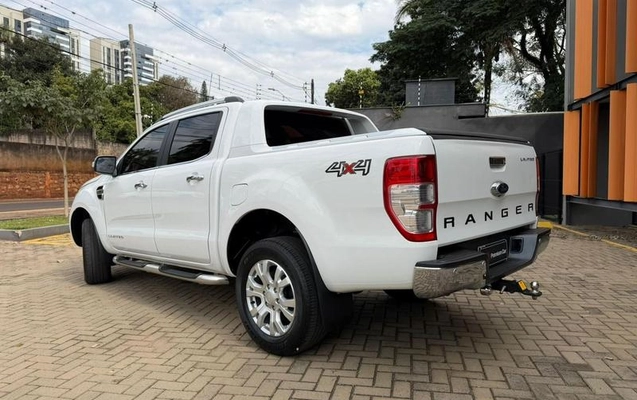imagem-https://www.socarrao.com.br/sc-vehicle-images-prod/3556841/1789559245056-8399303_1_B_f9570c2159.jpeg