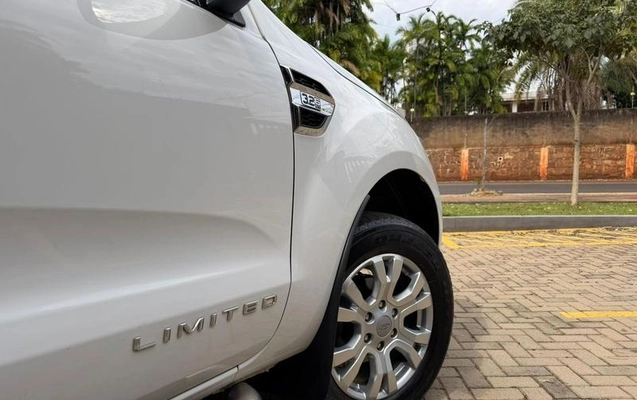 imagem-https://www.socarrao.com.br/sc-vehicle-images-prod/3556841/1789559245062-8399303_8_B_37fd50e38a.jpeg