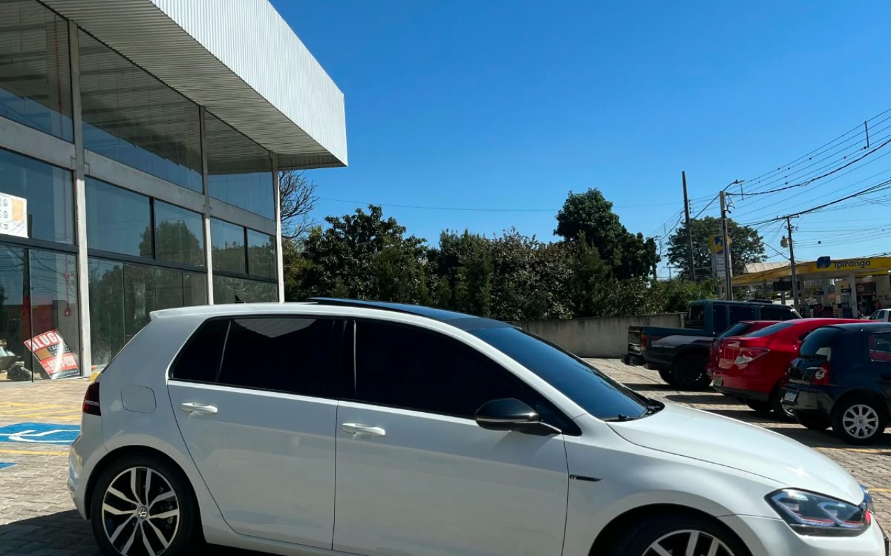 imagem-https://www.socarrao.com.br/sc-vehicle-images-prod/3556928/1788225161820-V2hhdHNBcHAgSW1hZ2UgMjAyNi0wOC0zMSBhdCAyMi4wMy4zMiAoMSkuanBlZw.jpeg