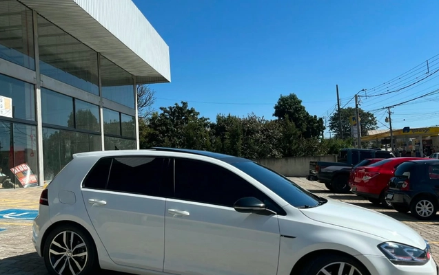 imagem-https://www.socarrao.com.br/sc-vehicle-images-prod/3556928/1788225161820-V2hhdHNBcHAgSW1hZ2UgMjAyNi0wOC0zMSBhdCAyMi4wMy4zMiAoMSkuanBlZw.jpeg
