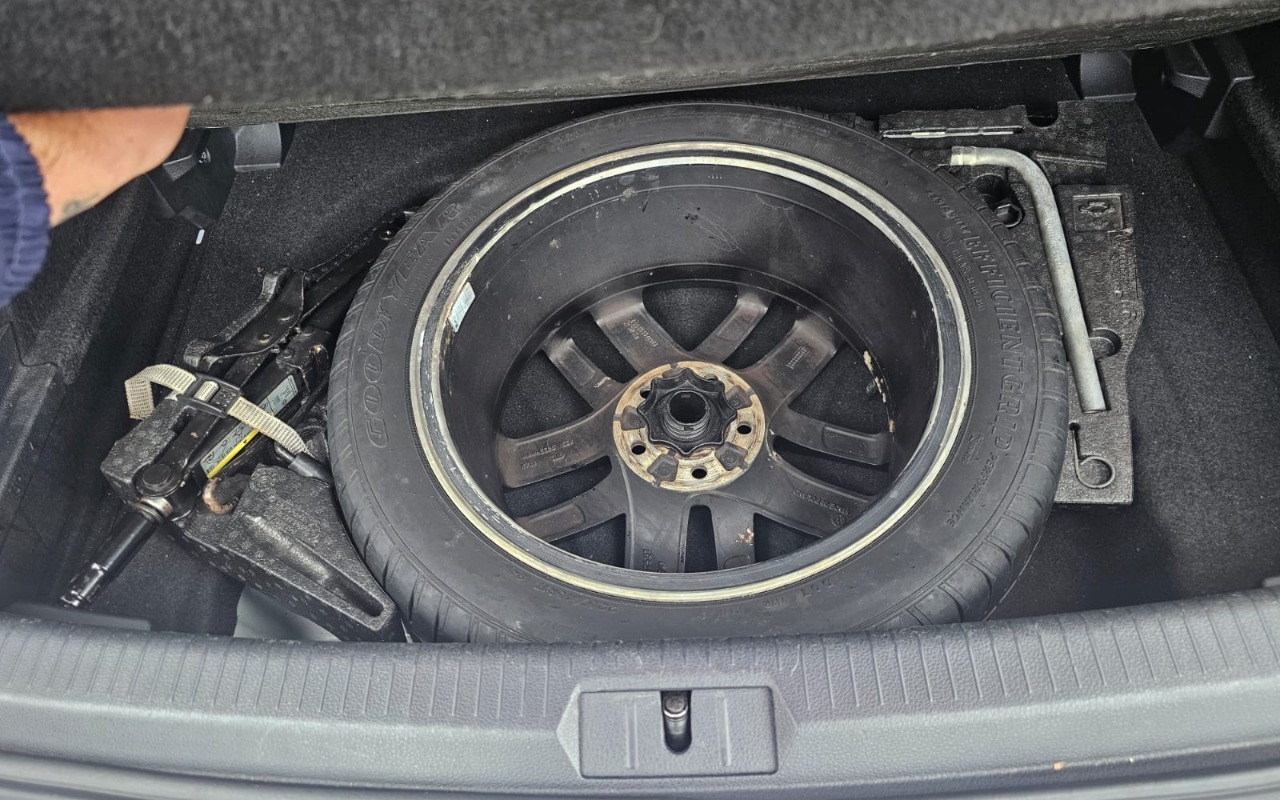 imagem-https://www.socarrao.com.br/sc-vehicle-images-prod/3556928/1788225163257-V2hhdHNBcHAgSW1hZ2UgMjAyNi0wOC0zMSBhdCAyMi4wMy4zMyAoNCkuanBlZw.jpeg