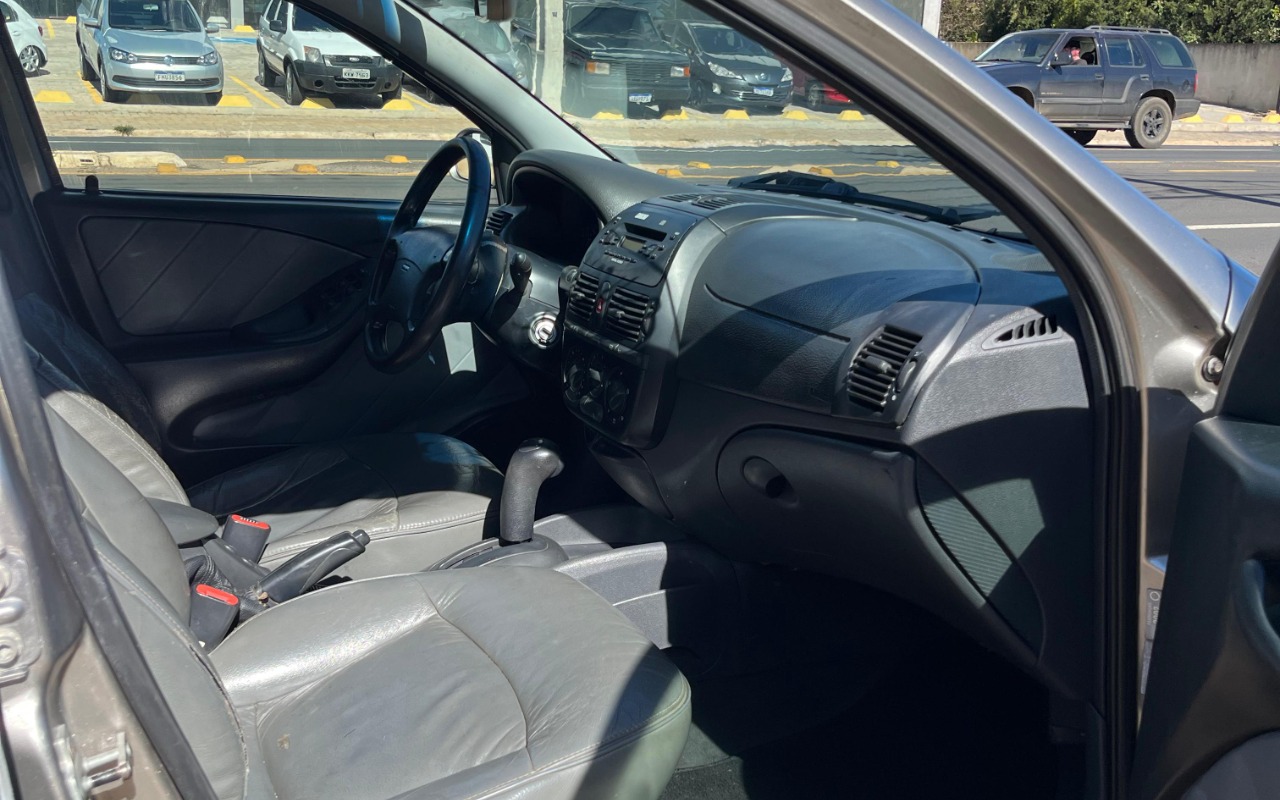 imagem-https://www.socarrao.com.br/sc-vehicle-images-prod/3557190/1788225947922-V2hhdHNBcHAgSW1hZ2UgMjAyNi0wOC0zMSBhdCAyMi4xNy4yMSAoNCkuanBlZw.jpeg
