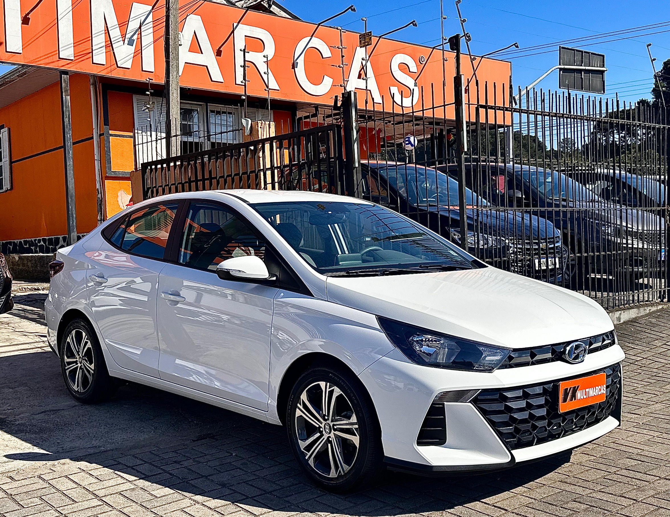 Hyundai HB20S Comfort Plus 1.0 TB Flex 12V Aut na cor Branco em Curitiba / PR - 35577