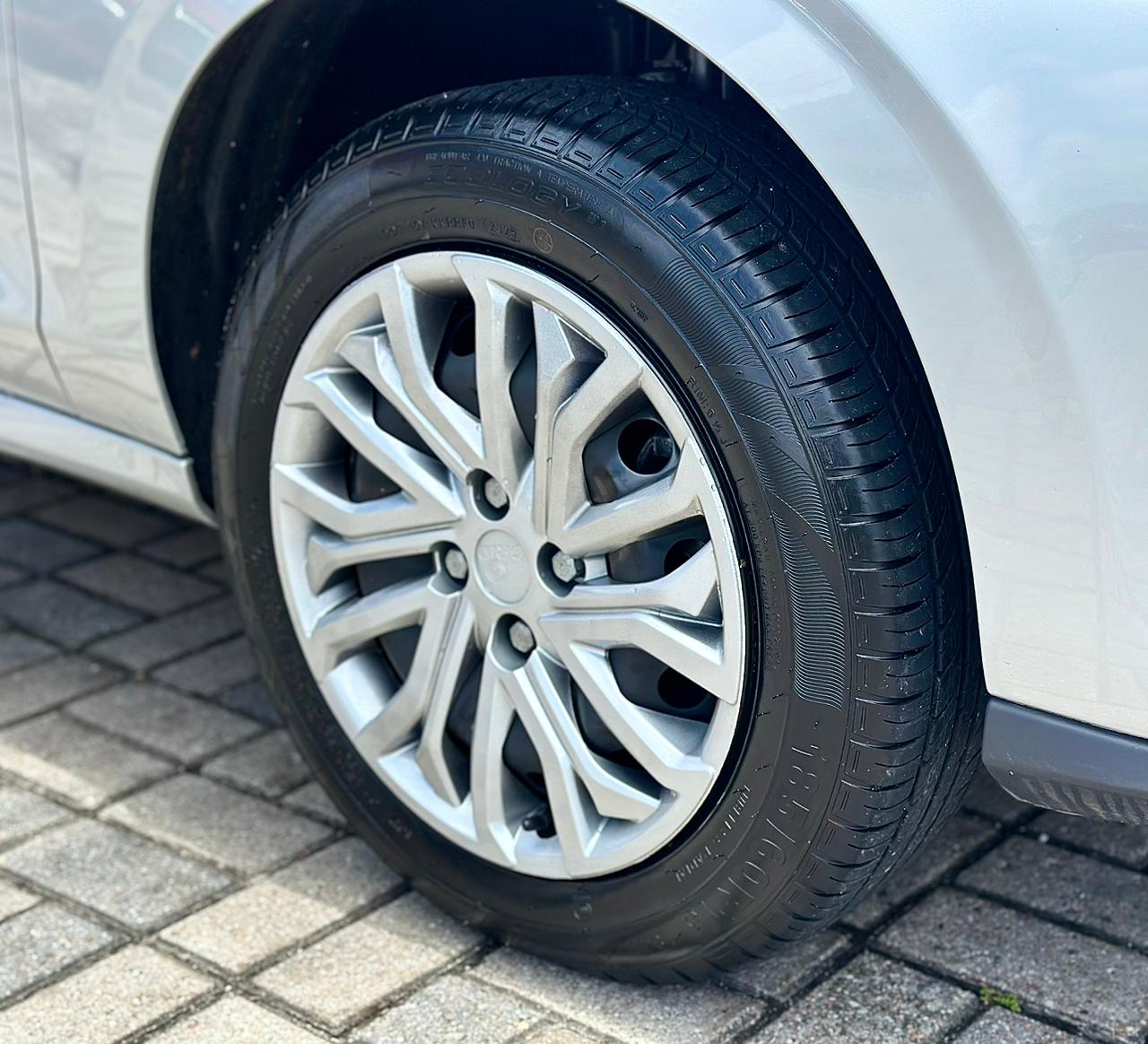 imagem-https://www.socarrao.com.br/sc-vehicle-images-prod/35657/1769988648545-7157248OR_1765644970_36_970.jpg