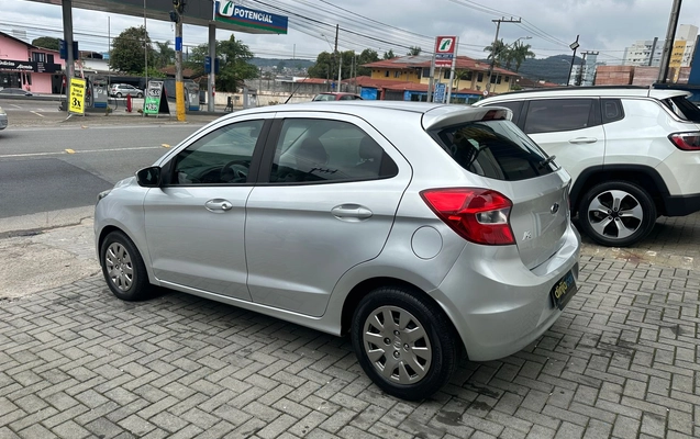 imagem-https://www.socarrao.com.br/sc-vehicle-images-prod/3565891/1788263488601-93aa46f7-b1f5-4d17-bcee-3168a8e04f04.jpeg