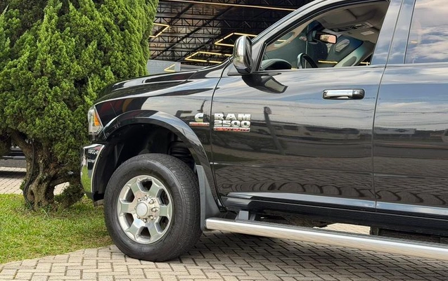 imagem-https://www.socarrao.com.br/sc-vehicle-images-prod/3565905/1788264351745-8432594_9_B_e1412f9391.jpeg