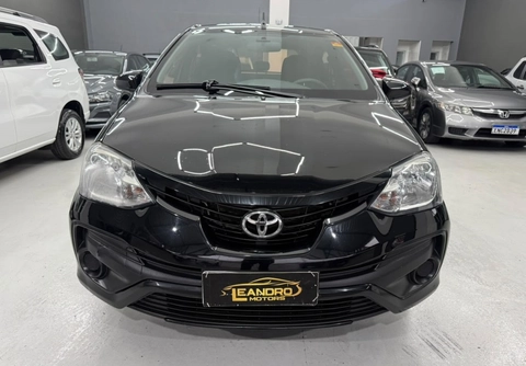 Toyota Etios 2018 Preto — foto 1 de 3