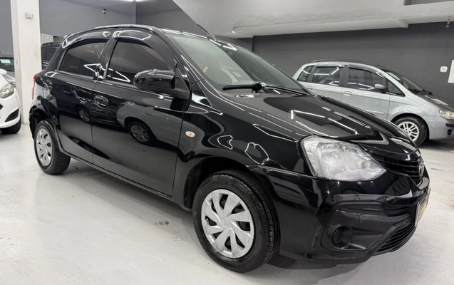 imagem-https://www.socarrao.com.br/sc-vehicle-images-prod/3566386/1788266024540-9_051735.jpg