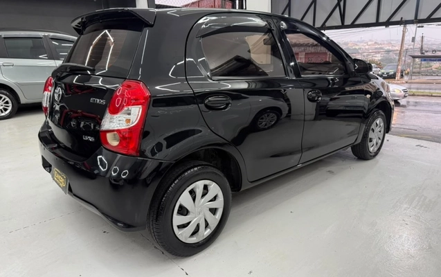 imagem-https://www.socarrao.com.br/sc-vehicle-images-prod/3566386/1788266024546-8_051735.jpg