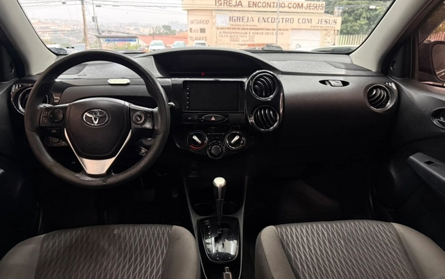 imagem-https://www.socarrao.com.br/sc-vehicle-images-prod/3566386/1788266024555-3_051735.jpg