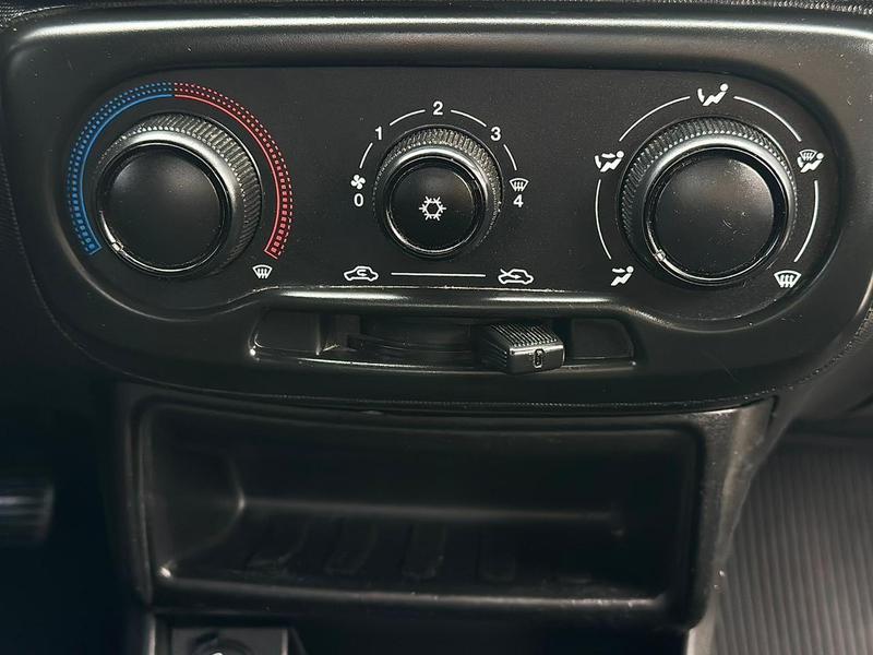 imagem-https://www.socarrao.com.br/sc-vehicle-images-prod/35666/1769988650361-7219728OR_1768250623_3_800.jpg