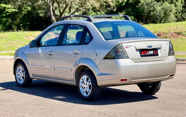imagem-https://www.socarrao.com.br/sc-vehicle-images-prod/3566654/1791985795298-8355797_15_B_a90454a93b.jpeg