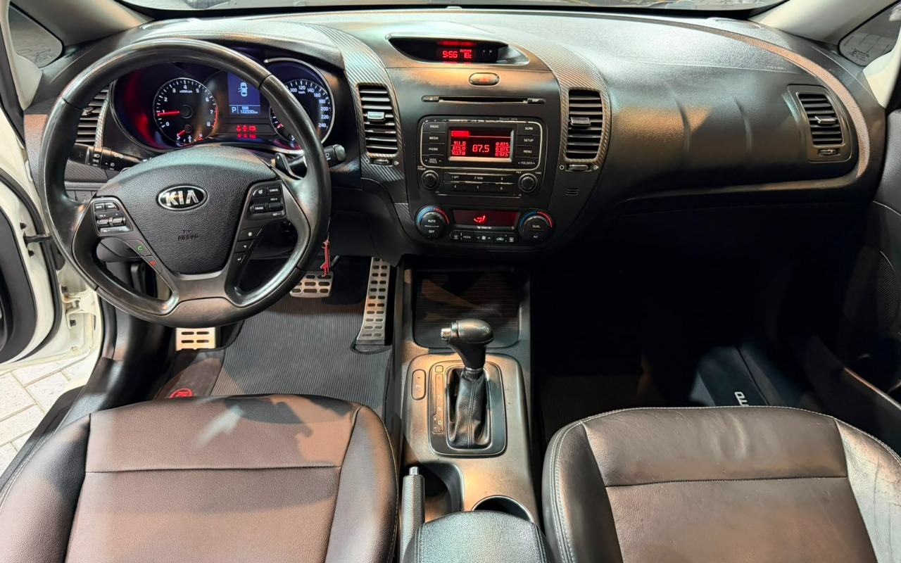 imagem-https://www.socarrao.com.br/sc-vehicle-images-prod/3567514/1788269282300-Ny5qcGVn.jpeg