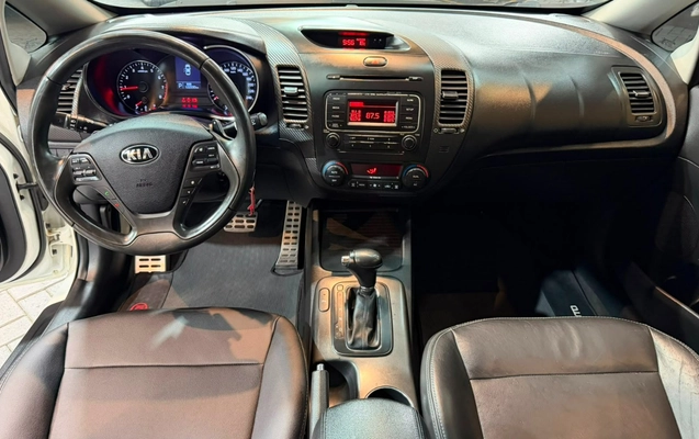 imagem-https://www.socarrao.com.br/sc-vehicle-images-prod/3567514/1788269282300-Ny5qcGVn.jpeg