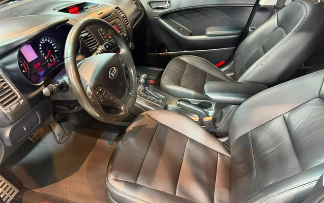 imagem-https://www.socarrao.com.br/sc-vehicle-images-prod/3567514/1788269282581-MTAuanBlZw.jpeg