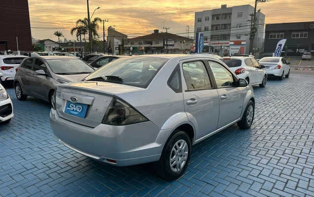 imagem-https://www.socarrao.com.br/sc-vehicle-images-prod/3567766/1788898093575-2d63b11d0c44490fa4d26807c194cc76_1788269950439.jpg