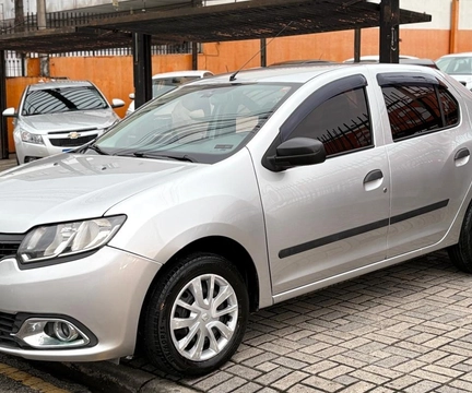 Renault Logan 2014 Prata — foto 1 de 3