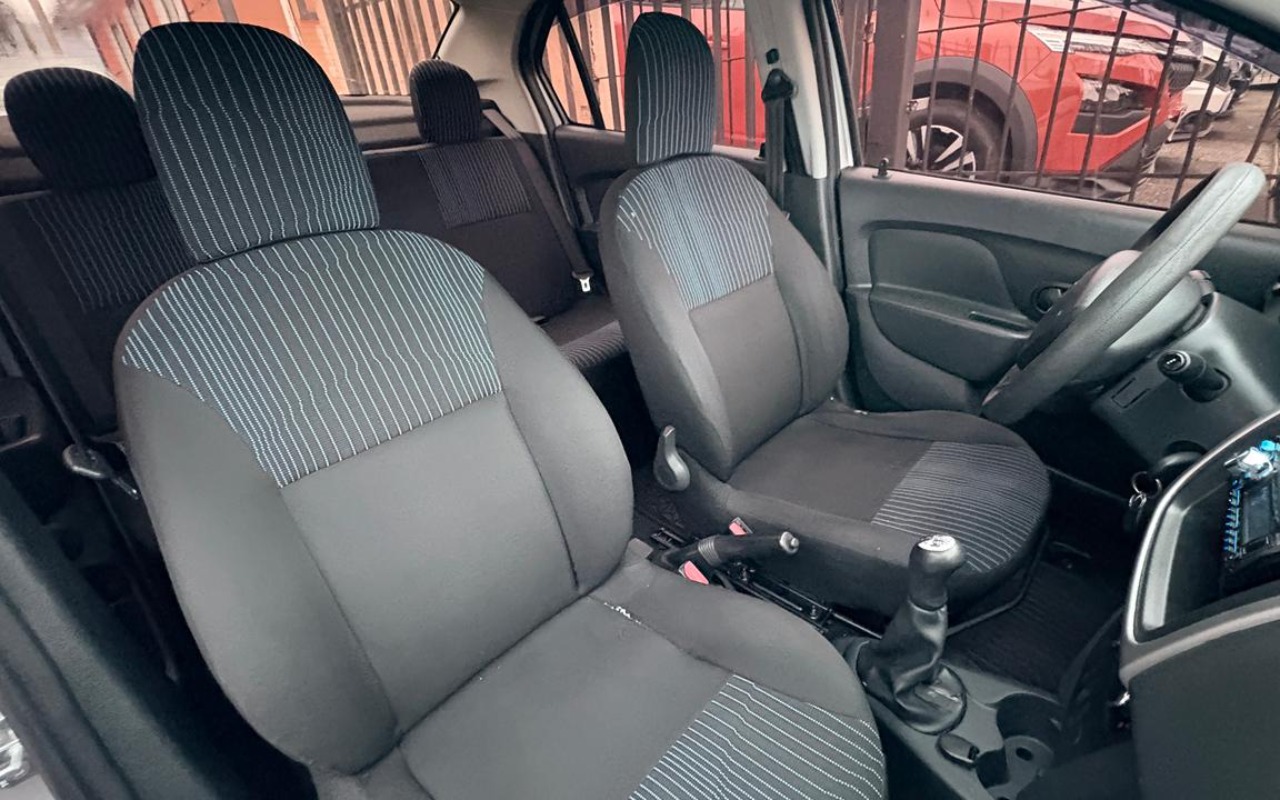 imagem-https://www.socarrao.com.br/sc-vehicle-images-prod/3568238/1788271307339-V2hhdHNBcHAgSW1hZ2UgMjAyNi0wOS0wMSBhdCAxMC4yNy4wNSAoMSkuanBlZw.jpeg