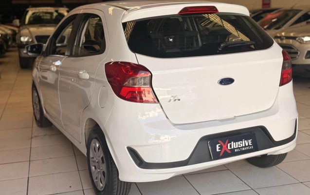 imagem-https://www.socarrao.com.br/sc-vehicle-images-prod/3568917/1788272950164-S0EgMjAyMTcuanBn.jpg