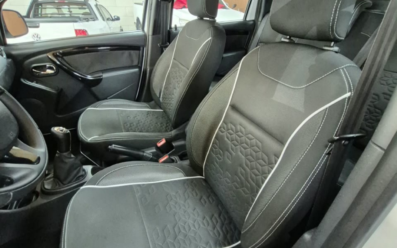 imagem-https://www.socarrao.com.br/sc-vehicle-images-prod/3569014/1788273455418-RyA3LnBuZw.png