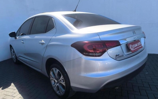 imagem-https://www.socarrao.com.br/sc-vehicle-images-prod/3569074/1789416641406-8437772_13_B_c5be70a157.jpeg